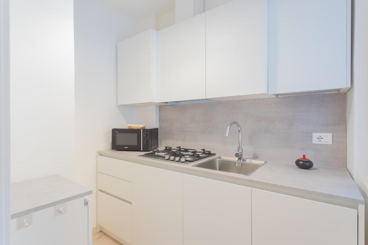 White Lake View Apartment By Rent All Комо Экстерьер фото
